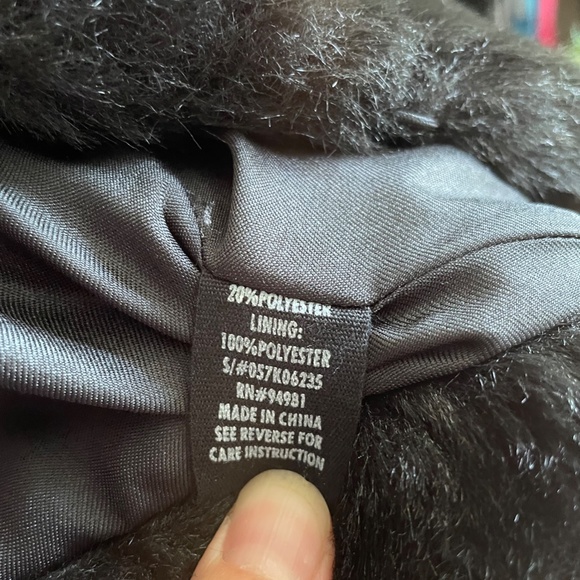 Black Faux Fur Shrug Size Small - Picture 6 of 6